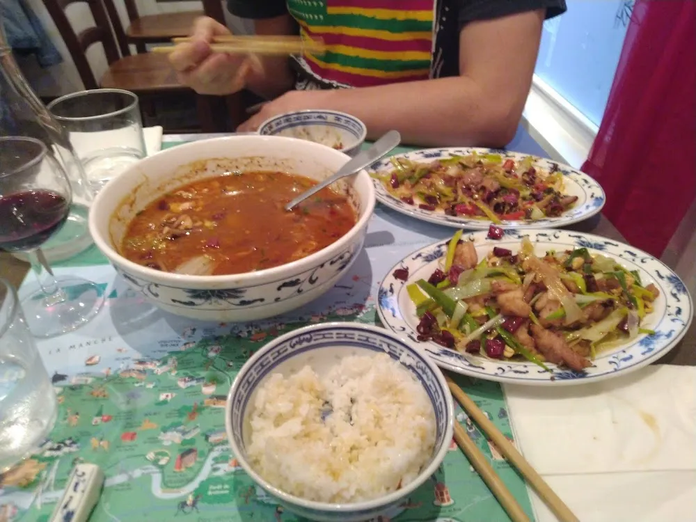 Soupe Sichuanaise Au Porc Poulet Sauce Piquante Boeuf Sauce Piquante